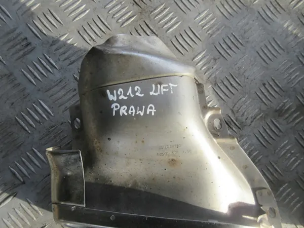Punta de escape Mercedes W212 Sedán Derecha OEM image 3