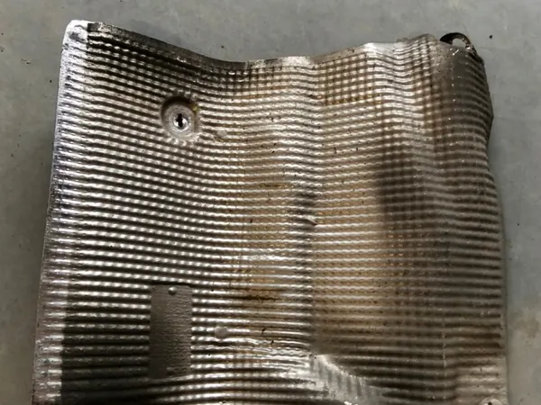 Lämpösuoja OEM 8W0 804 172 C Oikea Taka Audi RS5 image 4