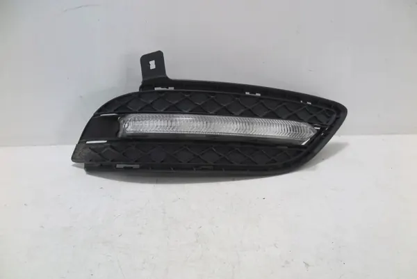 Mercedes-Benz Halogeen Rechts Voor LED DRL Grille A2049069200 image 2