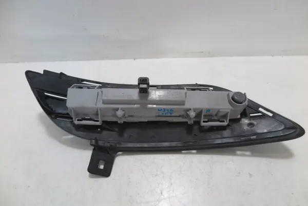 Mercedes-Benz Halogeen Rechts Voor LED DRL Grille A2049069200 image 5