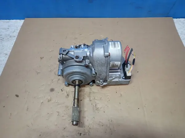 Pompe de direction OEM 8200937950B pour Renault Clio III image 6