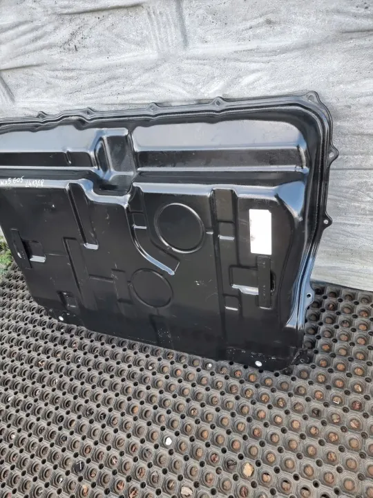 Escudo inferior BMW X5 G05 OEM 241318 - Usado image 4
