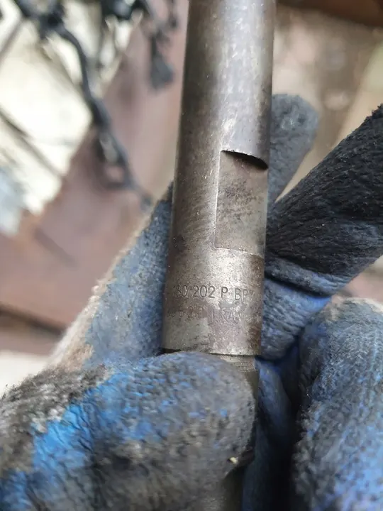 Iniettore VW TRANSPORTER T4 2.5 TDI 074130202P image 4