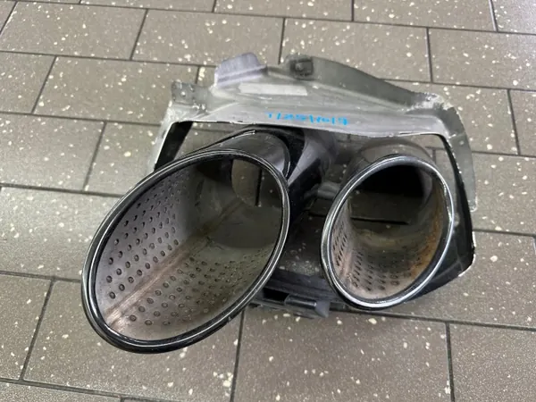 Lamborghini Huracan LP610 linke Auspuffspitze OEM image 3