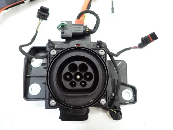 OEM 8485589 Latausportti BMW X3 G01 Hybridille image 6