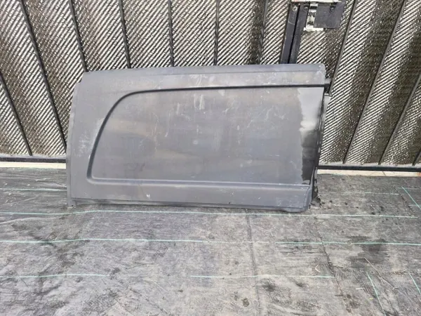 QHS1867 Painel traseiro direito Mercedes Vito Viano image 2