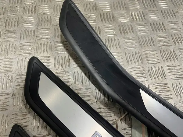 Verlichte dorpeltrim BMW F02 LONG image 2