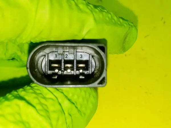 Bränsleräls Trycksensor OEM 06J906054C Begagnad image 8