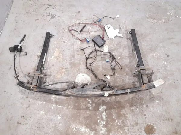 Engate elétrico Mercedes Classe C W204 OEM A2043101004 image 2