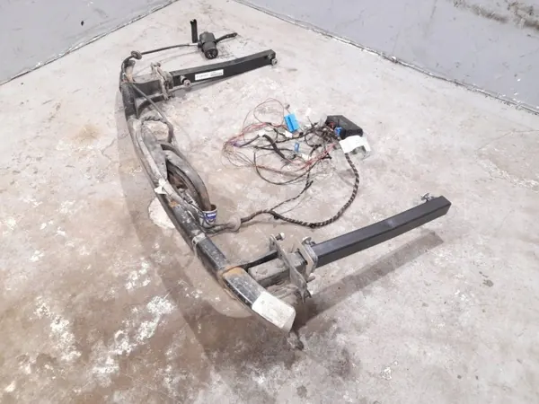 Engate elétrico Mercedes Classe C W204 OEM A2043101004 image 9
