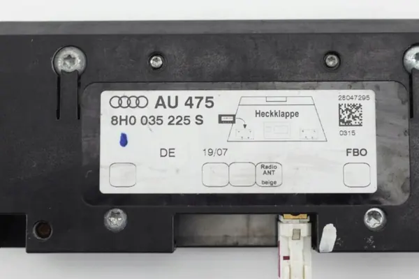 Audi A4 Cabrio Antennenverstärker OEM 8H0035225S image 3