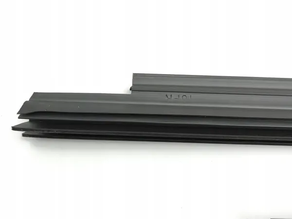 Junta de ventana delantera OEM AMD177233 - Usado image 8