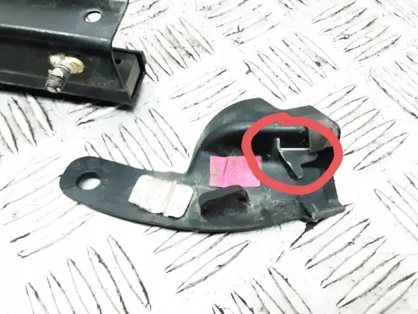 Chrysler Pacifica Côté Droit OEM 68368918AE image 4