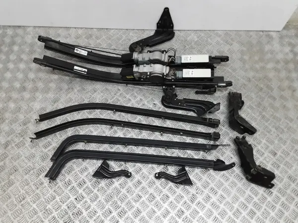 Chrysler Pacifica Côté Droit OEM 68368918AE image 9