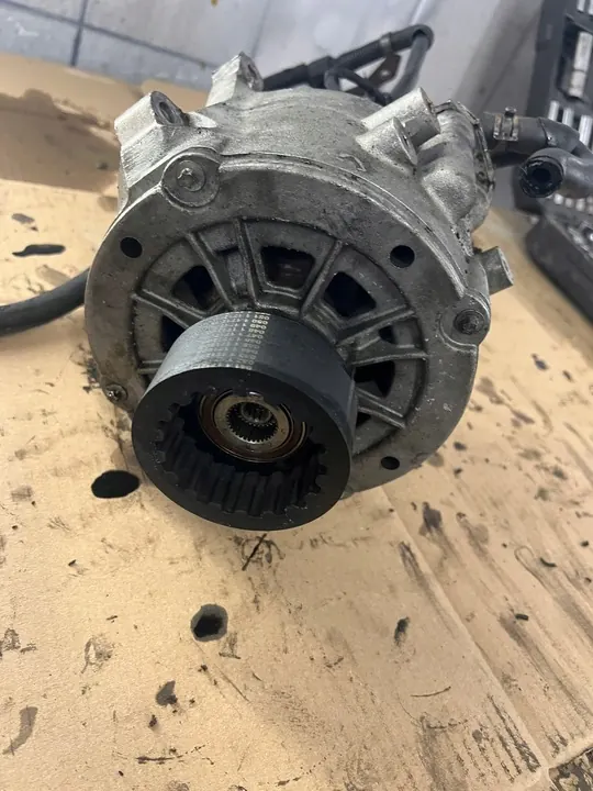 VW TOUAREG 5.0TDI Vaihtovirtageneraattori 07Z903021B image 4