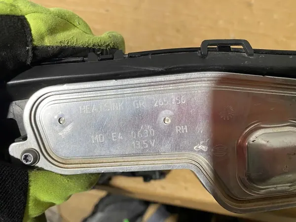 Faróis Diurnos Lado Direito Peugeot 208 I image 4