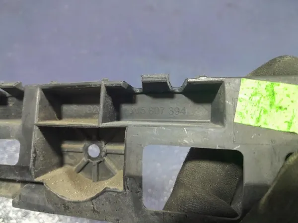 Skoda Superb III bakstötskådeslidskenor OEM 3V5807863 image 4