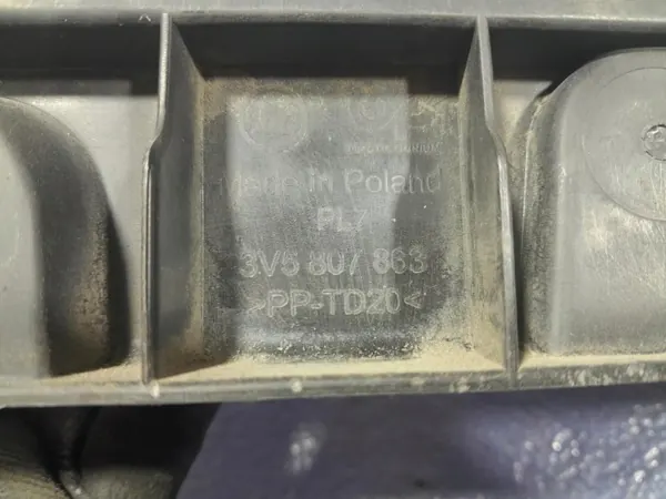 Skoda Superb III bakstötskådeslidskenor OEM 3V5807863 image 7