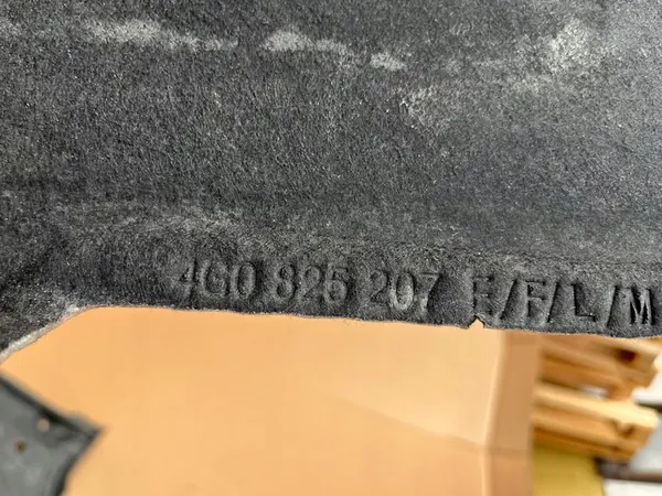 AUDI A7 C7 Vänster Underkörningsskydd Original 4G0825207 image 4