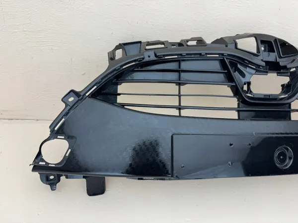 Grille avant Toyota Yaris IV OEM 53111-K0020 image 3