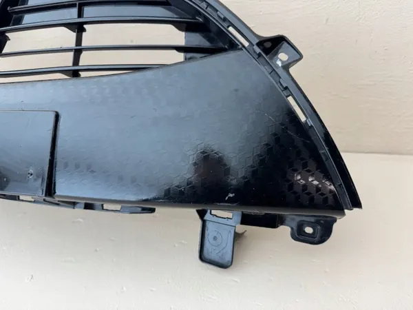 Grille avant Toyota Yaris IV OEM 53111-K0020 image 6