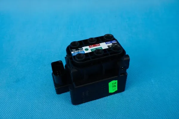 Unidade de válvula pneumática OEM 4H0616013A para Audi A6/A7/A8 image 3