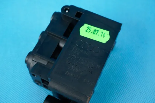 Unidade de válvula pneumática OEM 4H0616013A para Audi A6/A7/A8 image 4