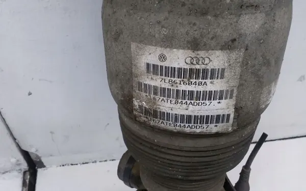 Audi Q7 4L 2007 Etu Ilmajousitusiskun OEM 7L8616040A image 4