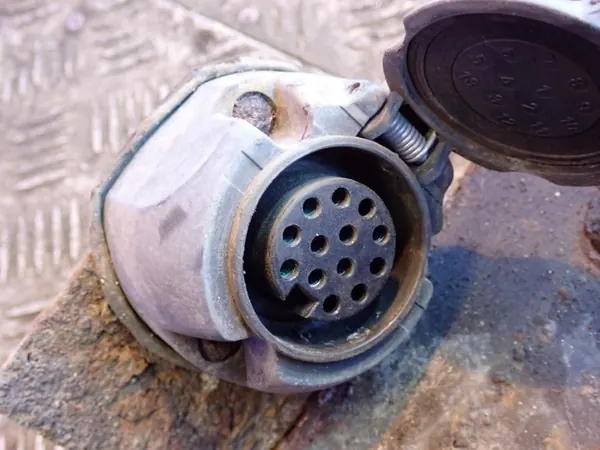 Mercedes W124 Anhängerkupplung OEM Zawada-358347- Gebraucht image 6