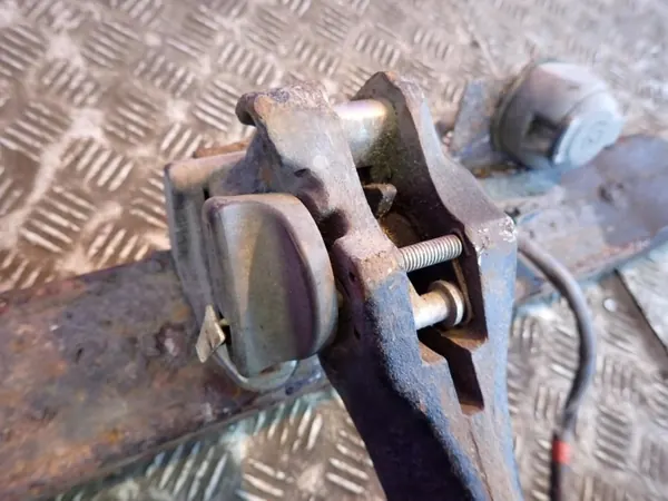 Mercedes W124 Anhängerkupplung OEM Zawada-358347- Gebraucht image 7