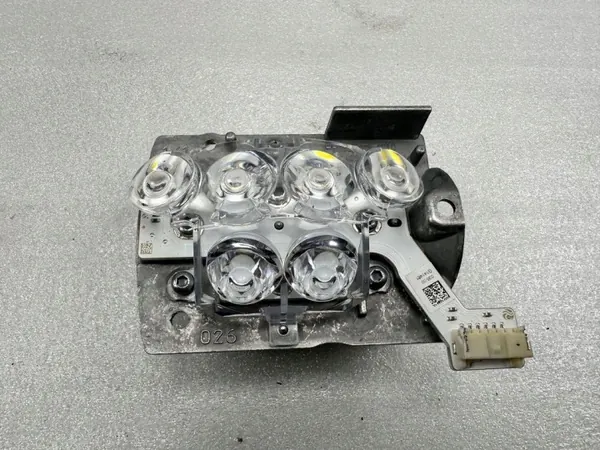 Pièce Phare Mercedes-Benz OEM 005800 - Occasion image 2