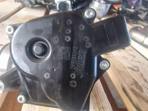 Válvula EGR OEM 269509213 para Dacia Sandero 1.5L image 3