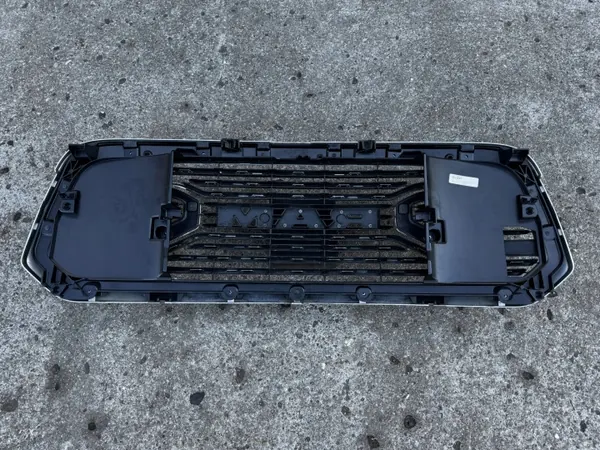 Dodge RAM 1500 IV Jäähdyttimet OEM 5UQ48SZ0AB - Kromi image 4