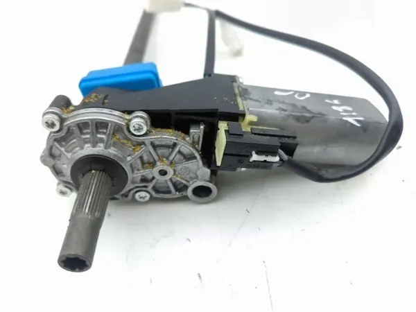 Vorderer linker Sitzmotor OEM 0390201937 Maserati Quattroporte image 4