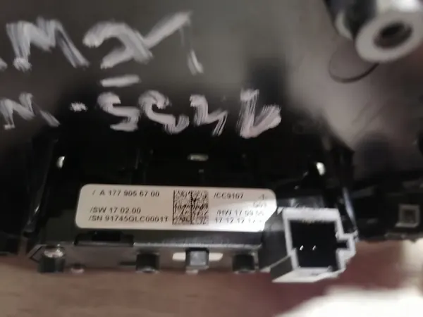 Painel Porta Dianteira Esquerda Mercedes W177 OEM A1777206501 image 9