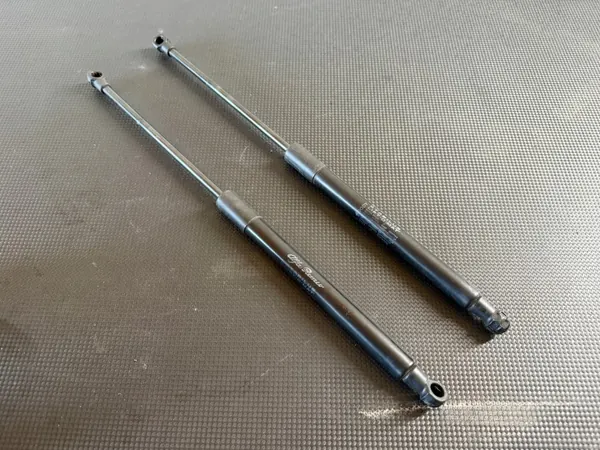 Verins de capot Alfa Romeo Giulia OEM 50543487 image 2