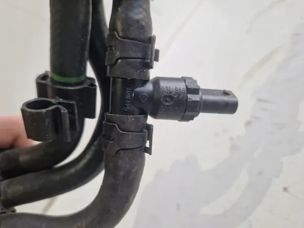 VW Audi Skoda Kraftstoffschlauch Original OE 03L919824D image 3