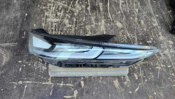 LED DRL rechte Frontleuchte OEM 92208-S Hyundai Santa Fe IV image 2
