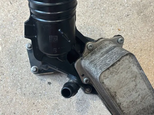 Oljefilterhus OEM 8570063 för BMW 5 G30 7 G11 image 3