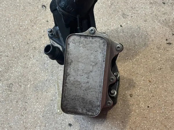 Oljefilterhus OEM 8570063 för BMW 5 G30 7 G11 image 4