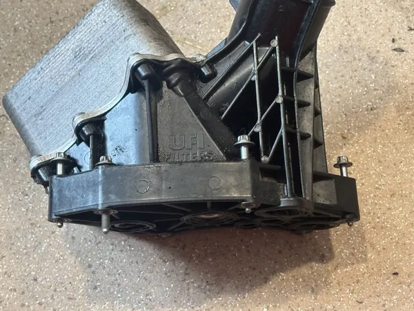 Oljefilterhus OEM 8570063 för BMW 5 G30 7 G11 image 8
