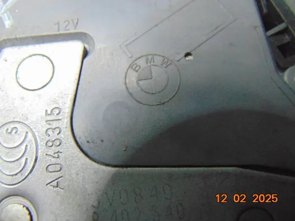 BMW X5 E53 Främre Höger Dörrlås OEM 8402540 image 4