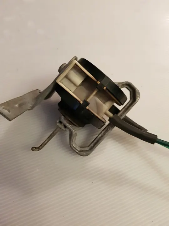 Válvula de calefacción OEM 1078001075 Mercedes W116/R107 image 5