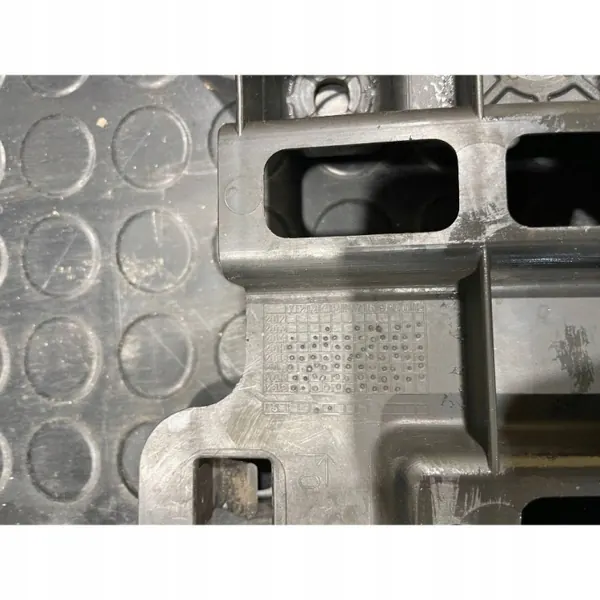 OEM 52618-0H030 Escudo dianteiro para Toyota Aygo II image 10