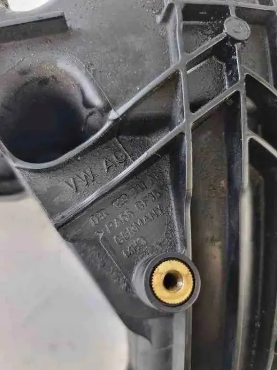 Coletor admissão VW Touran OEM 03L129711A Diesel image 5