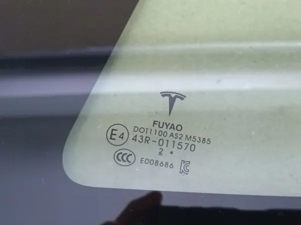 Tesla 3 Vitre Carrosserie Arrière Gauche OEM 1514978-01-B image 3