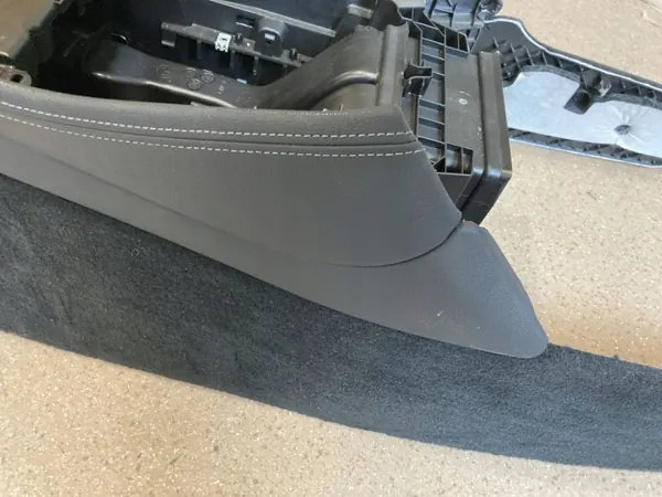 BMW X5 G05 konsolin käsinoja OEM LPV20966 image 6