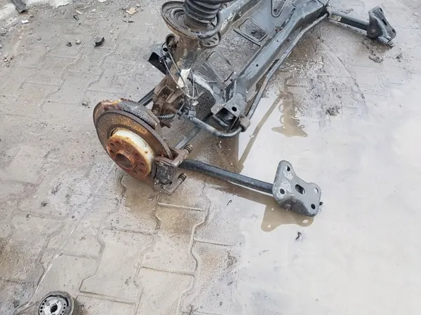 Fiat OE TOC50104 Viga Suspensión Trasera image 3