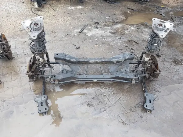 Fiat OE TOC50104 Viga Suspensión Trasera image 5