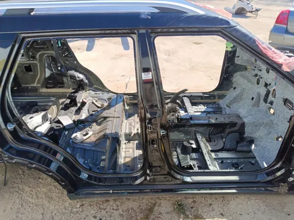 Panel cuarto derecho Ssangyong Tivoli Grand OEM 21099 image 2